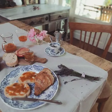 La Vispa Ceresa Bed and Breakfast